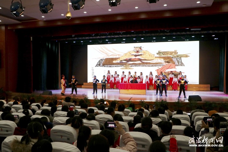 縣實(shí)驗(yàn)小學(xué)新建南路校區(qū)舉辦“和孩子一起吟、誦、唱”系列活動(dòng)