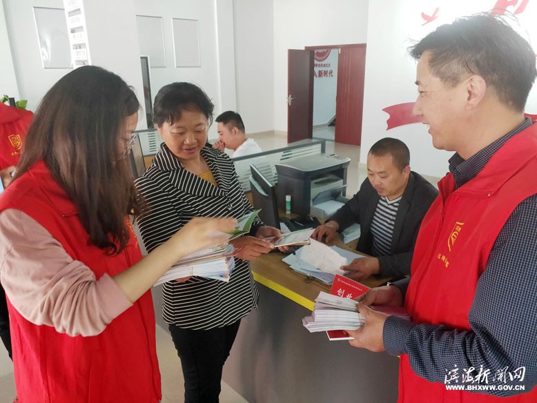 縣司法局法律援助中心組織開展“法援惠民生，同心戰(zhàn)疫情”活動(dòng)