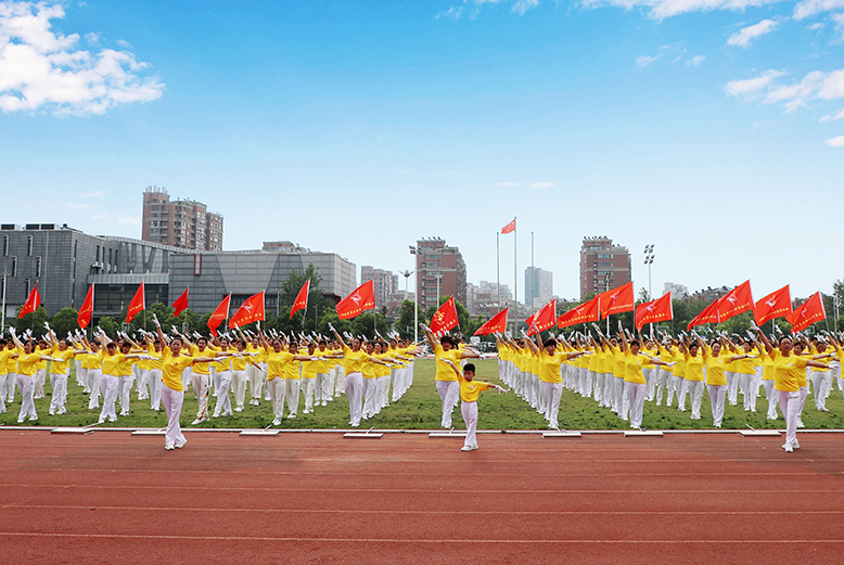 “喜迎二十大永遠(yuǎn)跟黨走奮進(jìn)新征程”全縣廣場舞展演活動